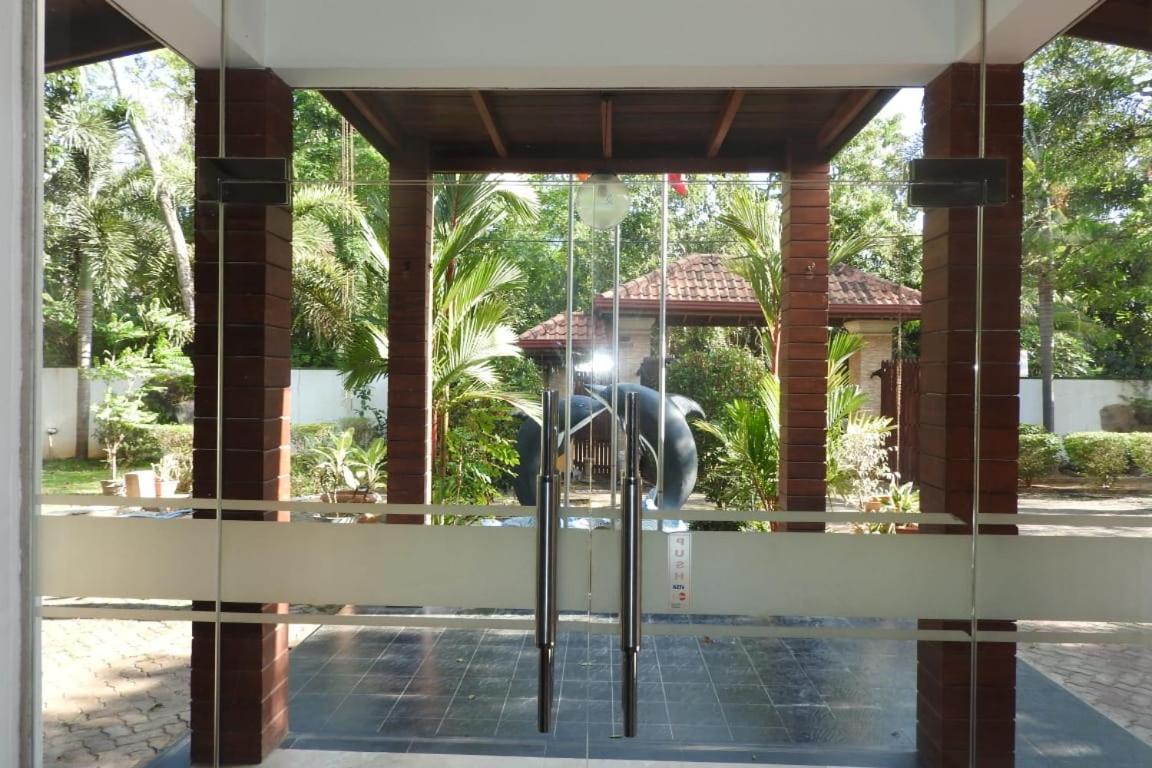 Yala Safari Village Maha Akurugoda Екстериор снимка
